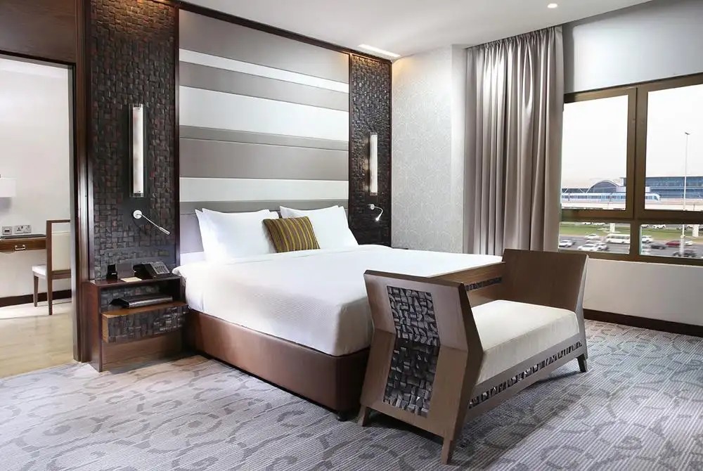 METROPOLITAN SHEIKH ZAYED ROAD