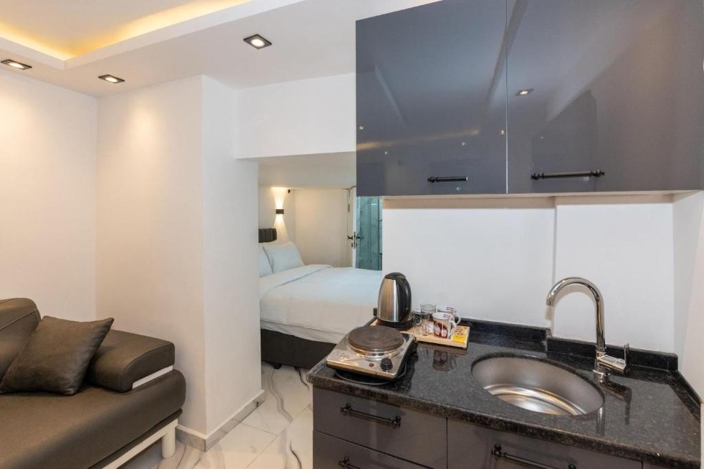 BOUTIQUE 360 SUITE 