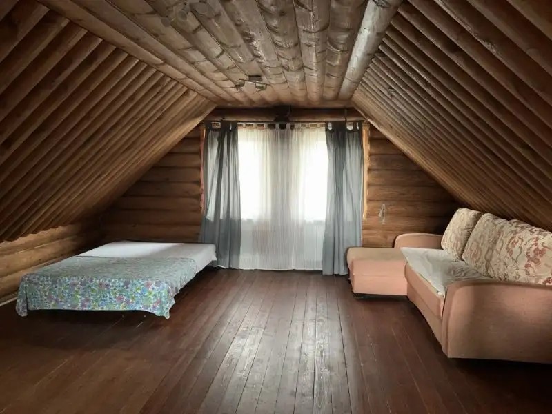WOODEN HOUSE IN DRAKINO