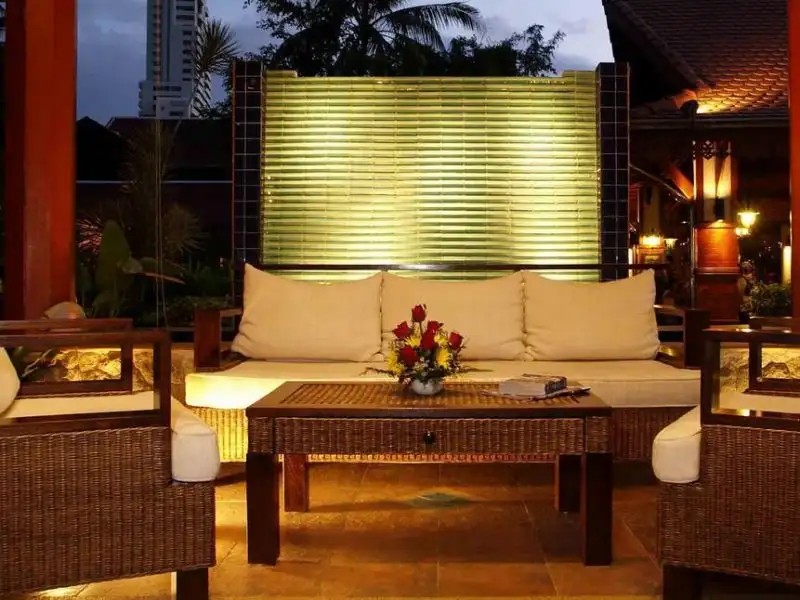 SAFARI BEACH
