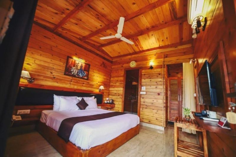 deluxe ac wooden cottage