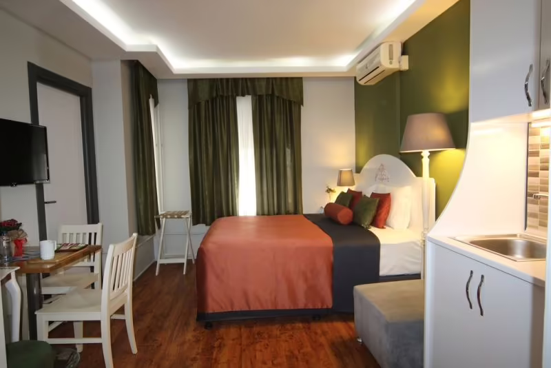 AWAY SUITES HOTEL