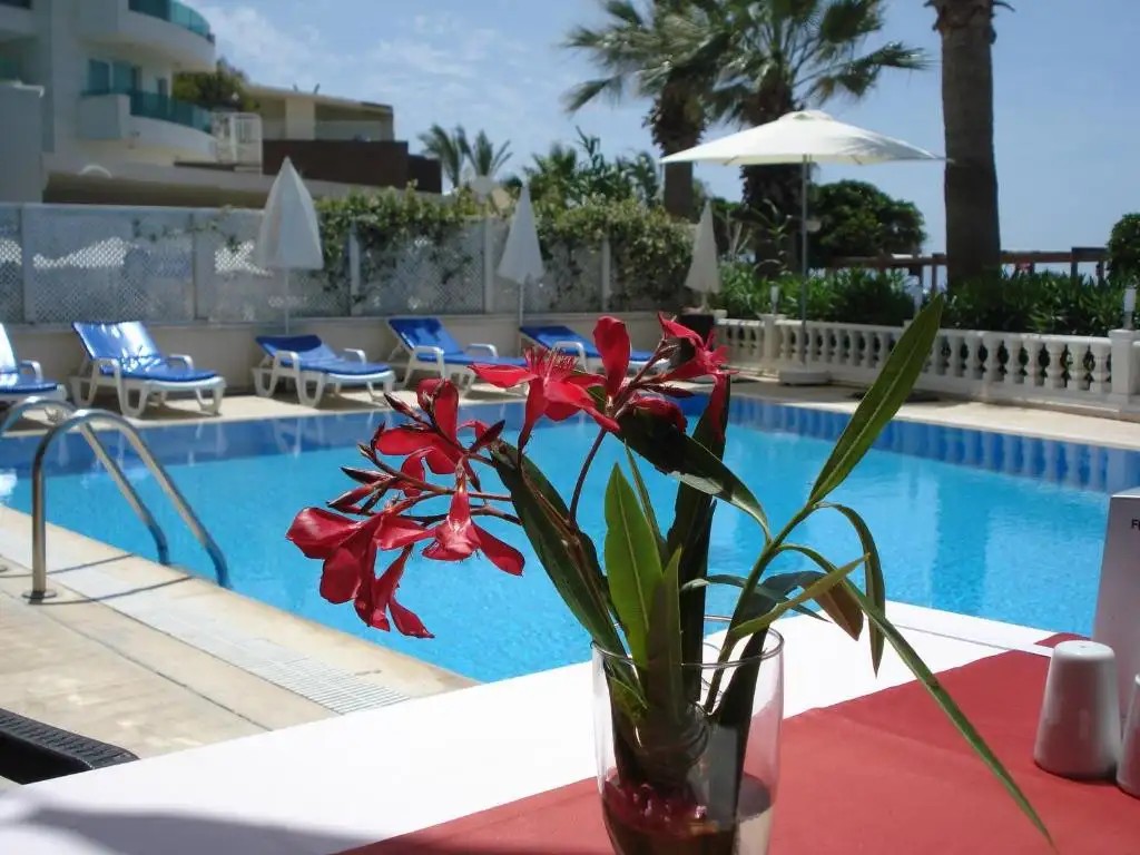 MAXSEA BEACH HOTEL (EX. MOONLIGHT)