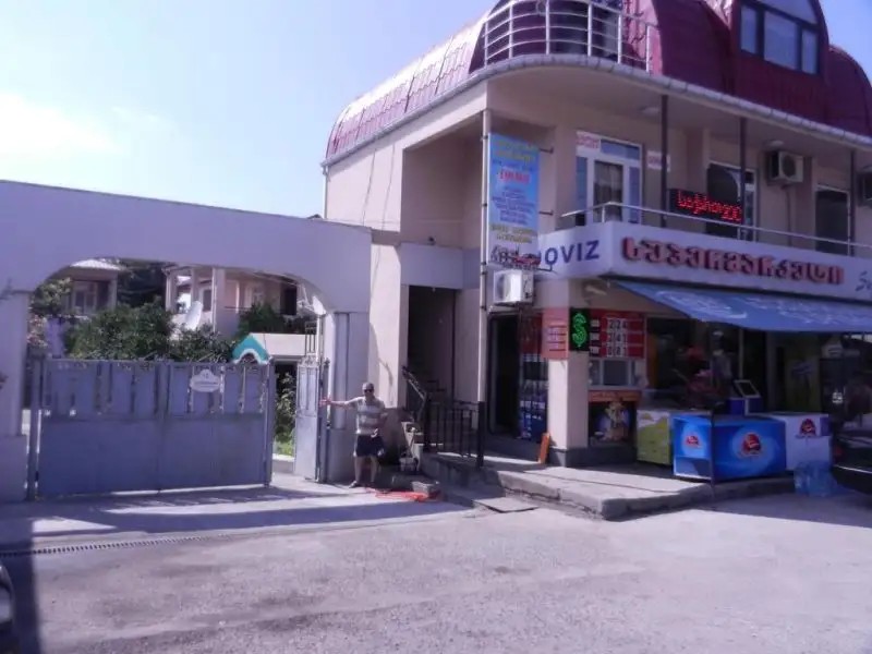 ROMAN GUESTHOUSE
