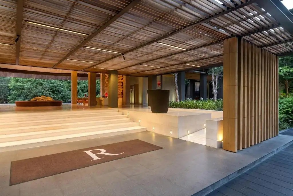 RENAISSANCE PHUKET RESORT & SPA