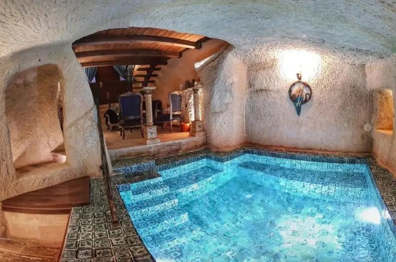 ELYSION CAVE SUITES