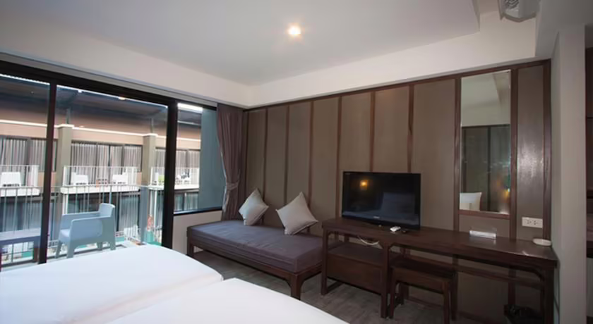 LA LUNE BEACH RESORT