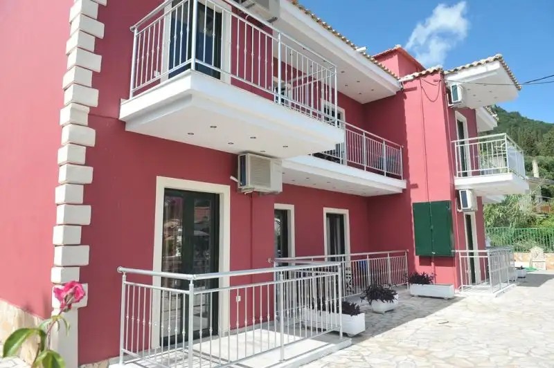 KERKYRA BEACH APARTMENTS & STUDIOS