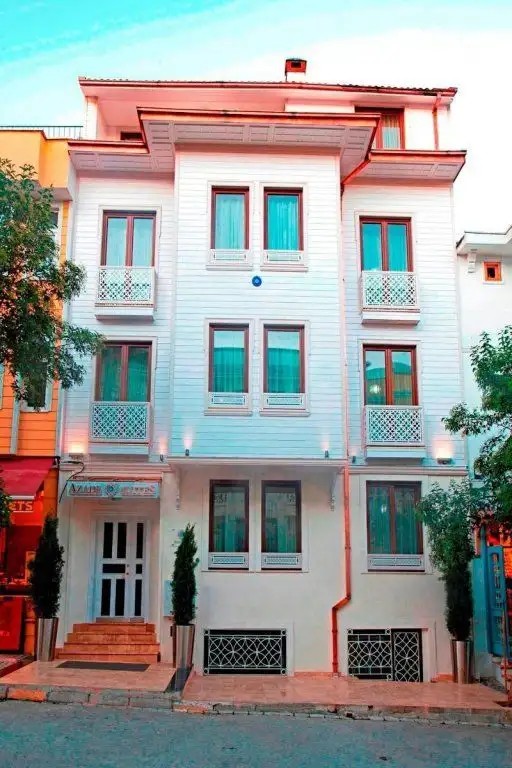 AZADE SUITES HOTEL