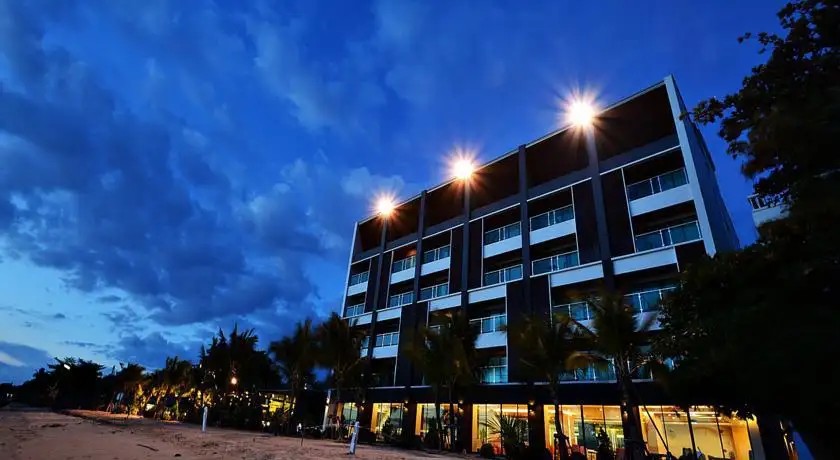 GOLDEN DRAGON BEACH RESORT