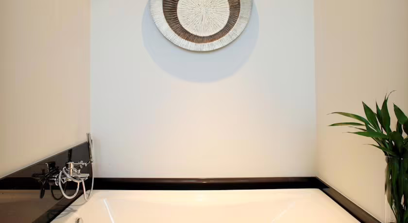 TWO VILLAS HOLIDAY - ONYX STYLE NAIHARN BEACH