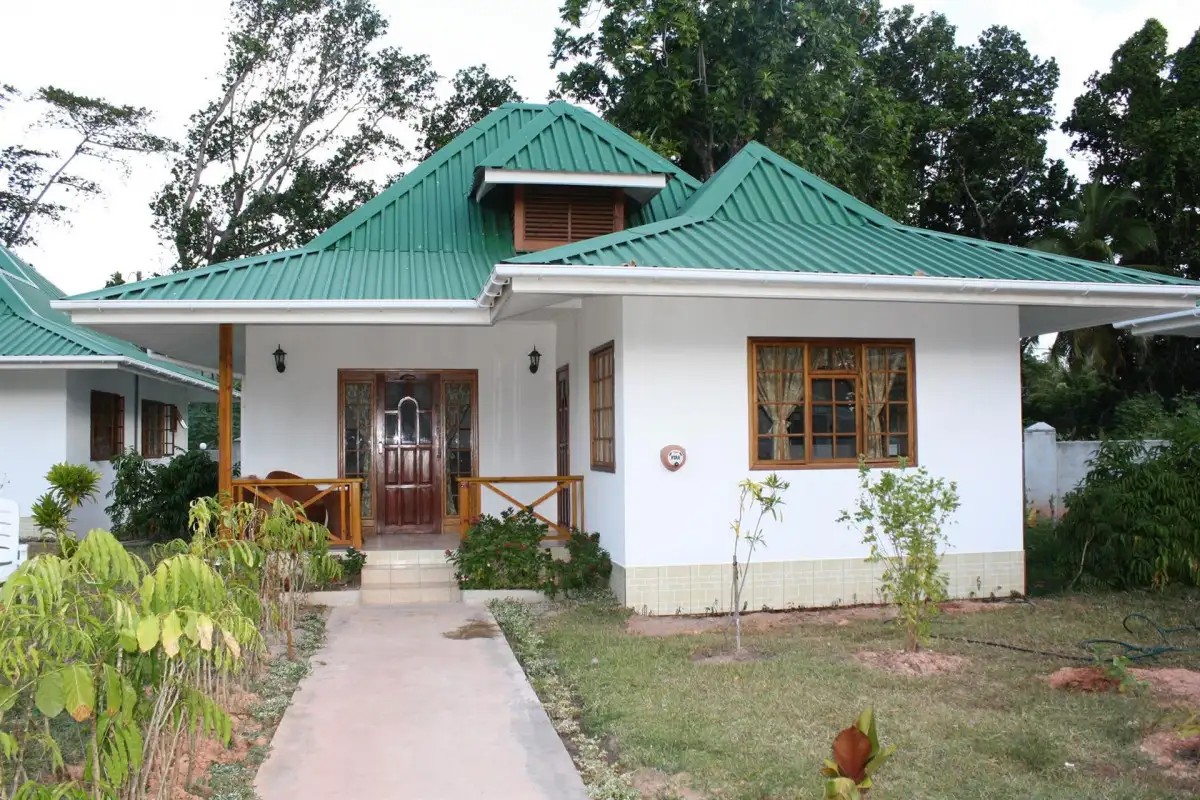 LE SURMER SELF CATERING CHALETS