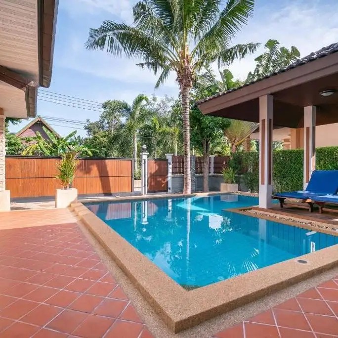RAWAI PRIVATE VILLAS POOL AND GARDEN