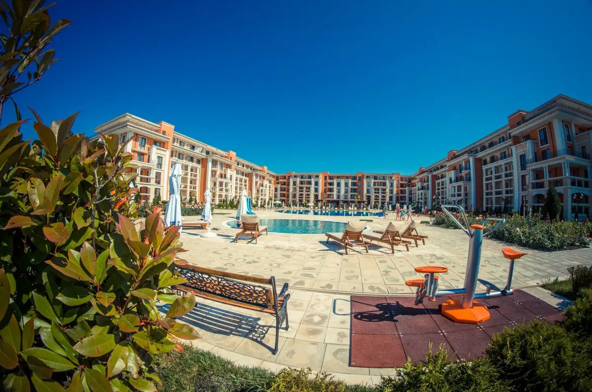 PRESTIGE FORT BEACH APT