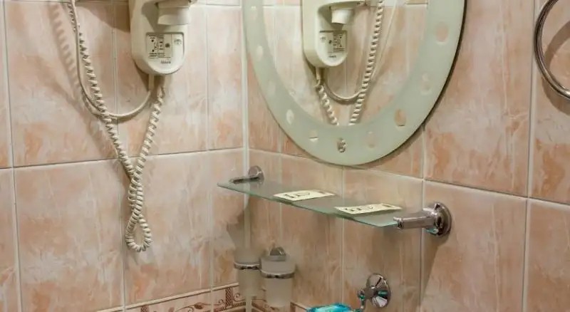 МОЛОДЕЖНАЯ