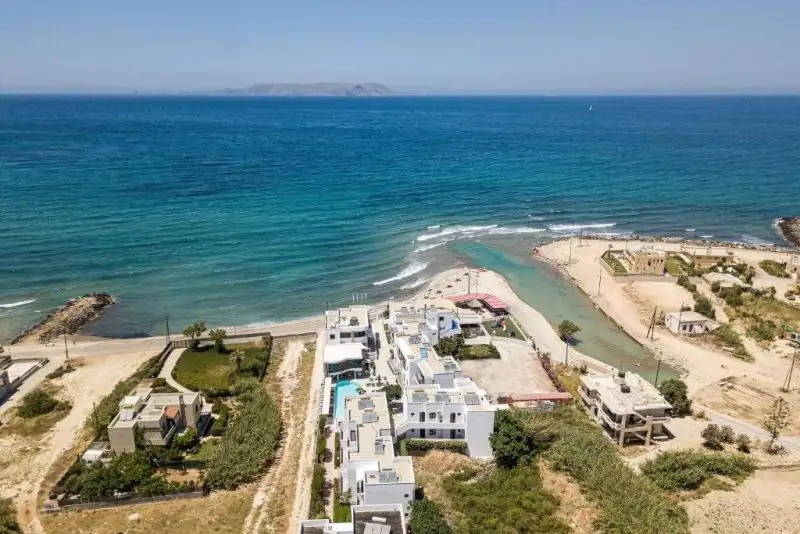 GOLDEN BAY HOTEL & BUNGALOWS