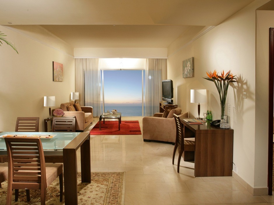 RAMADA BY WYNDHAM BEACH HOTEL AJMAN