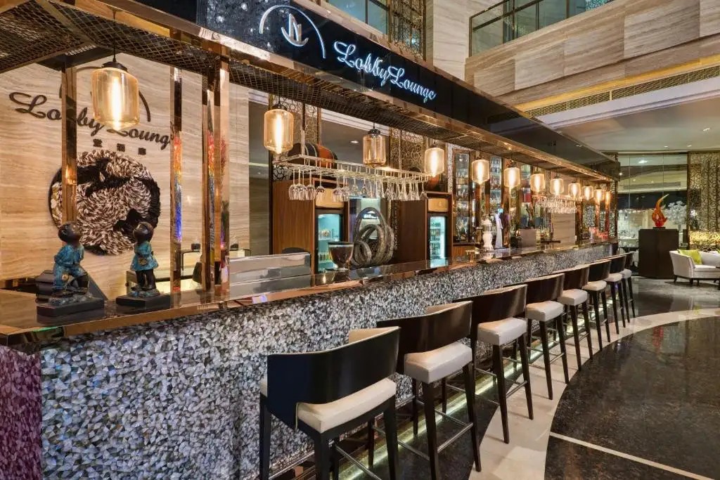 CROWNE PLAZA NOAH SQUARE