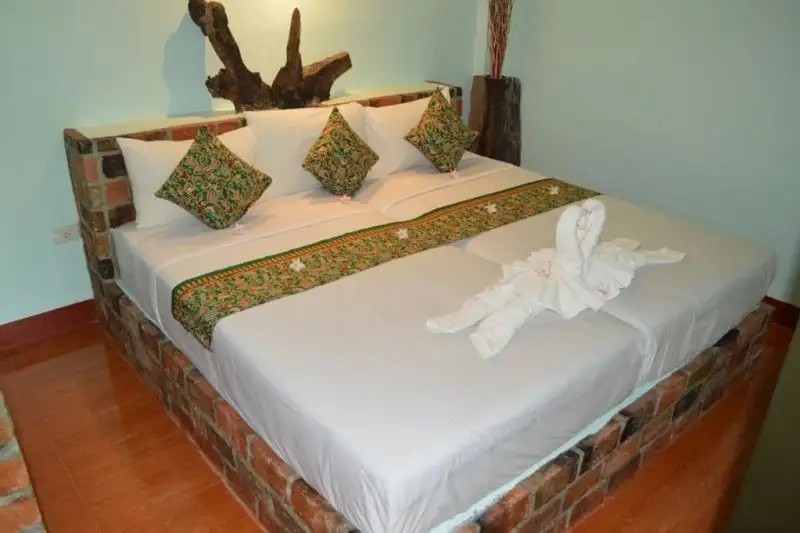 BAAN LONG BEACH