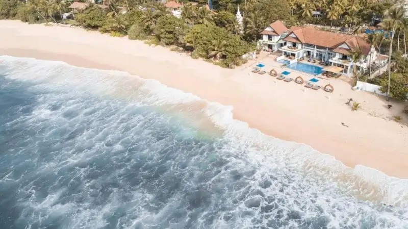THE BEACH HOUSE