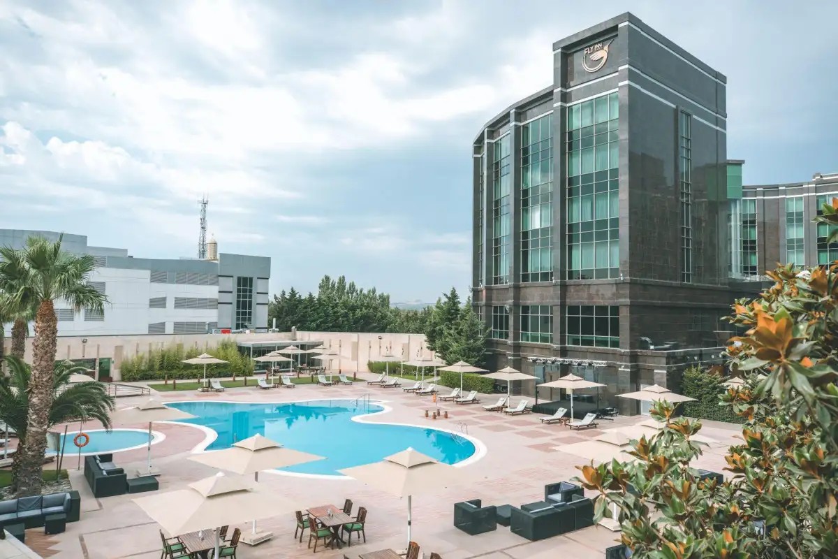FLY INN BAKU (EX.SHERATON BAKU AIRPORT)