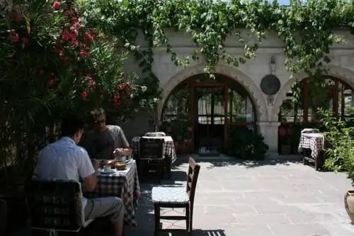 CAVE HOTEL SAKSAGAN