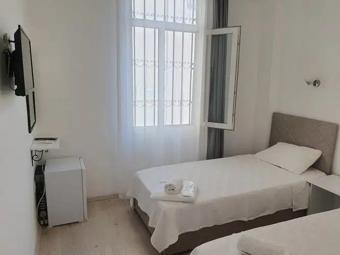 R HOUSE HOTEL