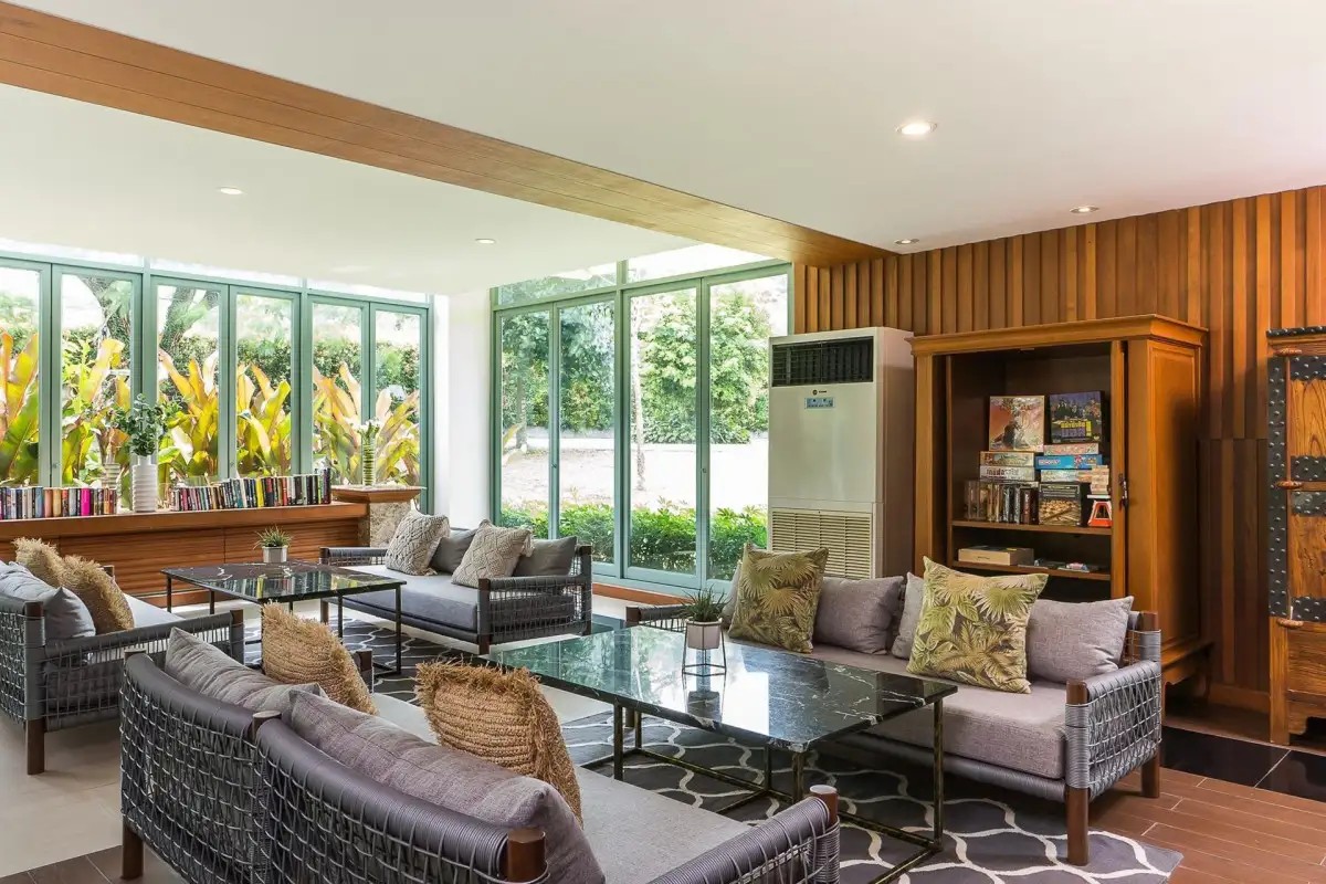 NAITHONBURI BEACH RESORT