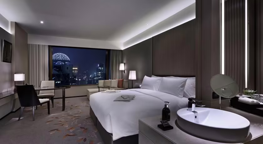 THE OKURA PRESTIGE