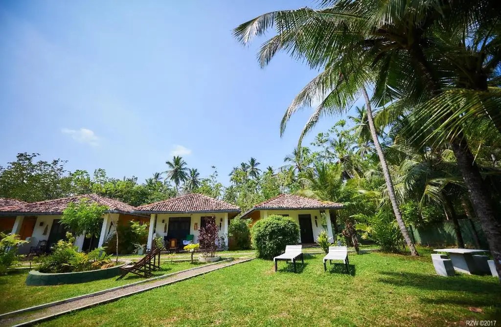 JASMINE CABANAS AT UNAWATUNA