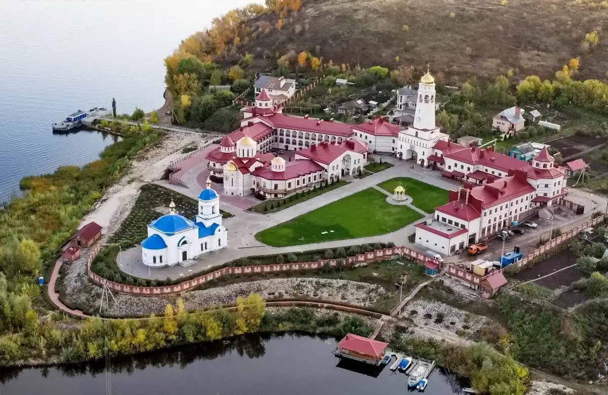 ГОСТИНИЦА МОНСТЫРСКАЯ
