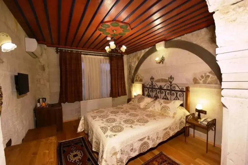 ALATURCA HOUSE