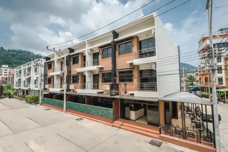 THE SR RESIDENCE
