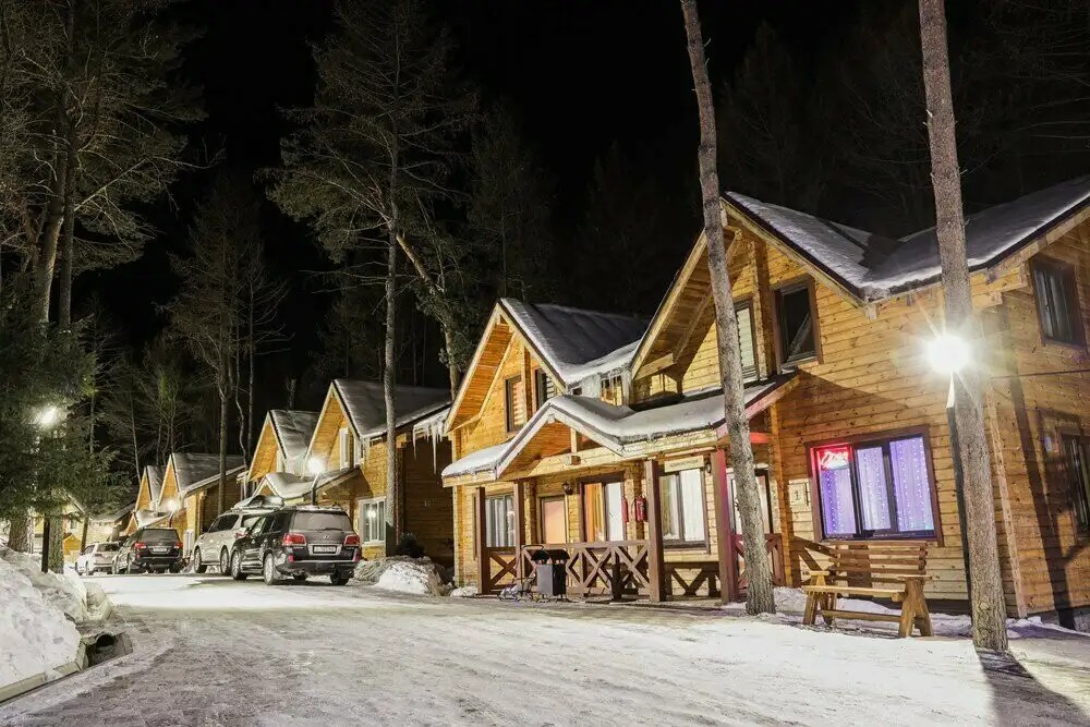 SKI PARADISE