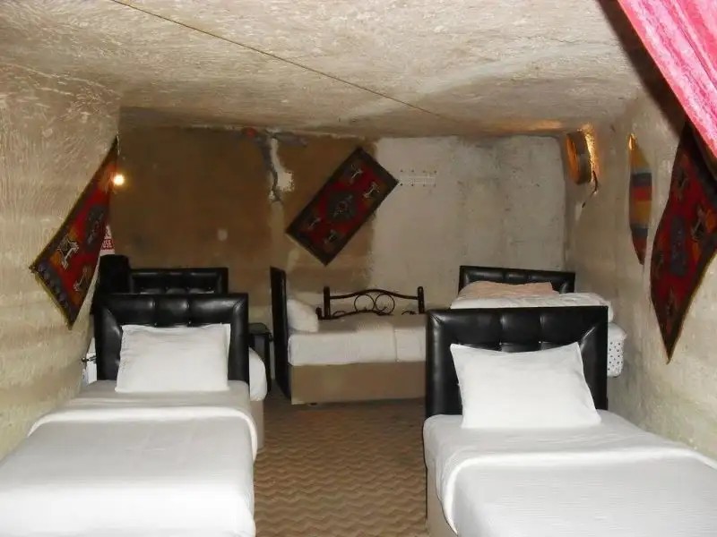 AVLU CAVE HOUSE