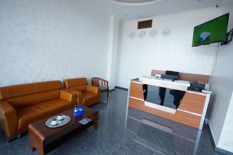 725 HOTEL