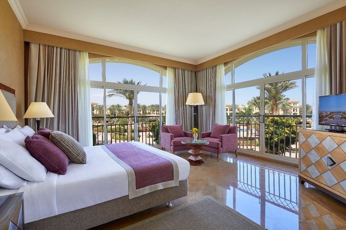 executive queen suite