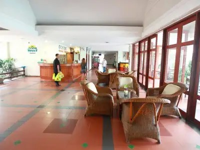 HOLIDAY RESORT