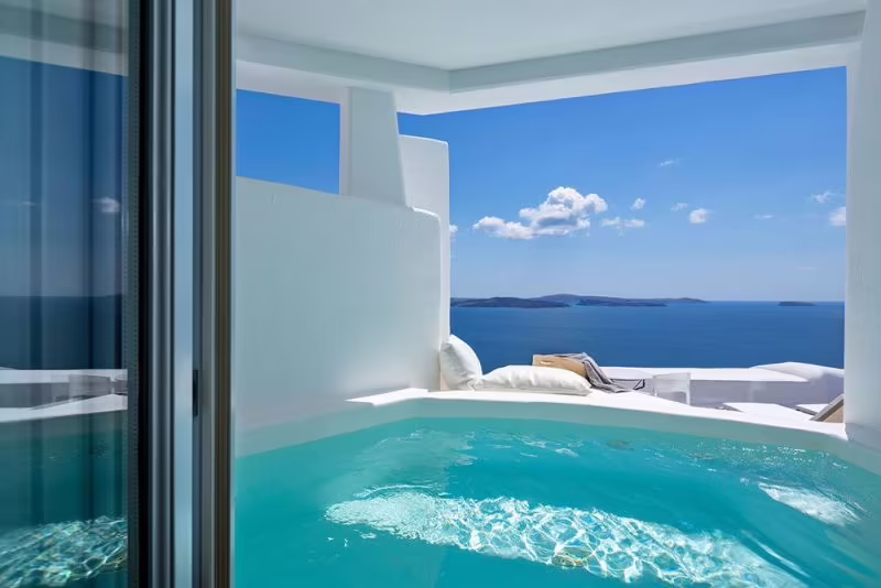 CANAVES OIA HOTEL