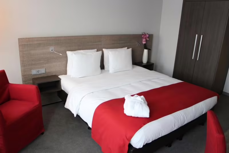 HOLIDAY INN DUSSELDORF HAFEN