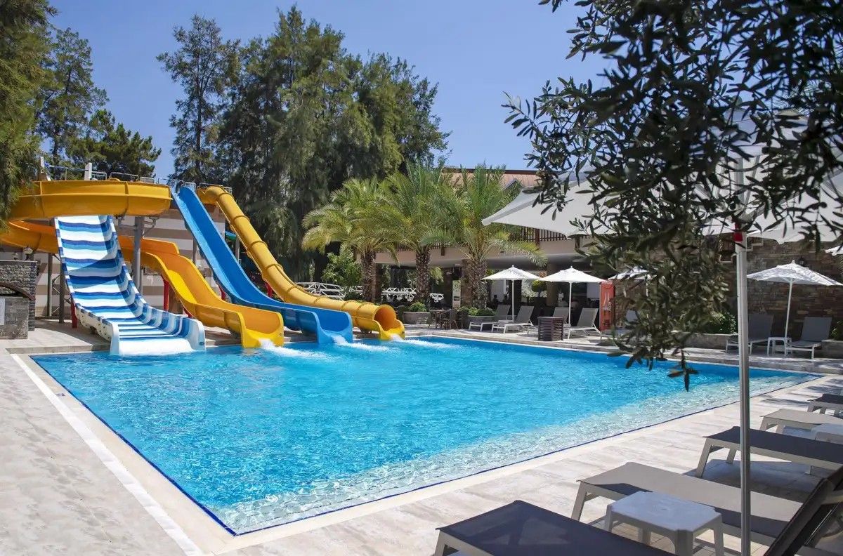QUATTRO FAMILY CLUB DEM HOTEL HV-1