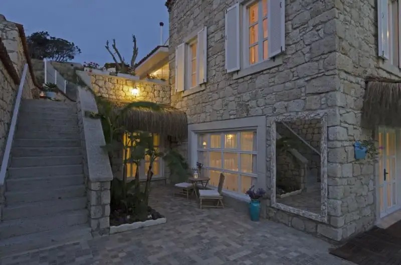 ALACATI ROKA TAS OTEL