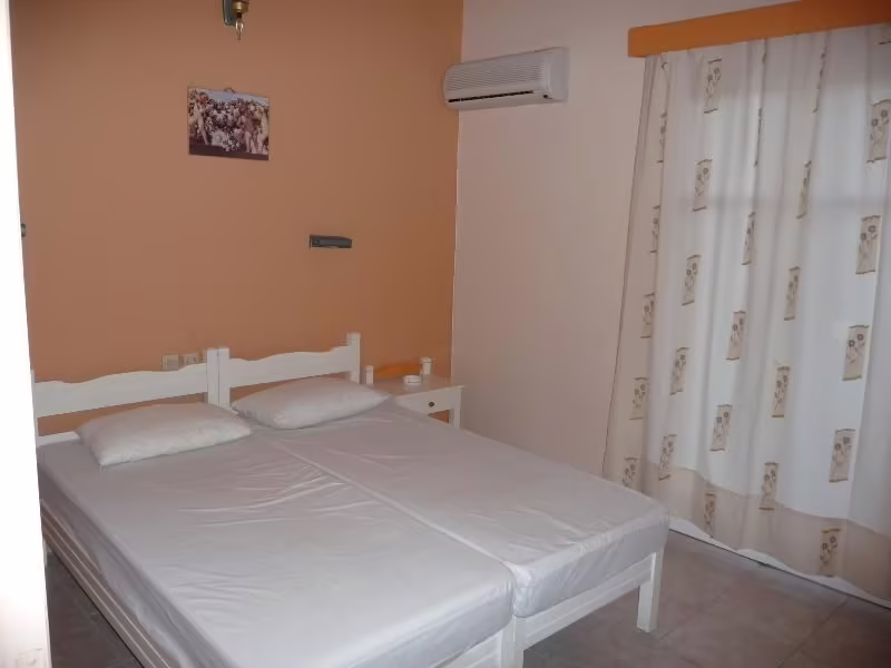 ROSE GARDEN APARTMENTS