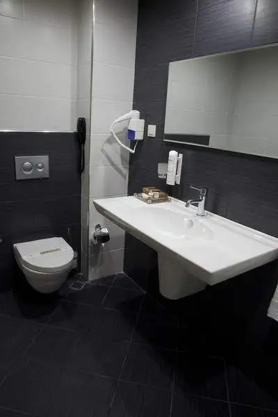 SUNHILL CENTRO HOTEL