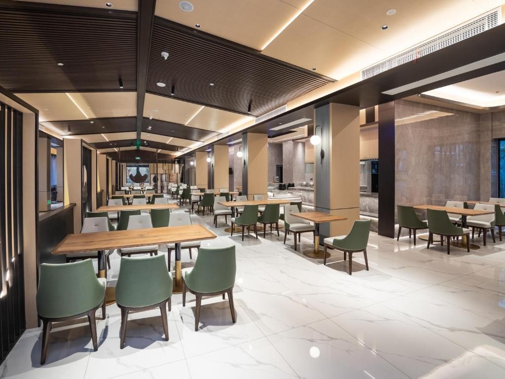 COUNTRY INN & SUITES BY RADISSON