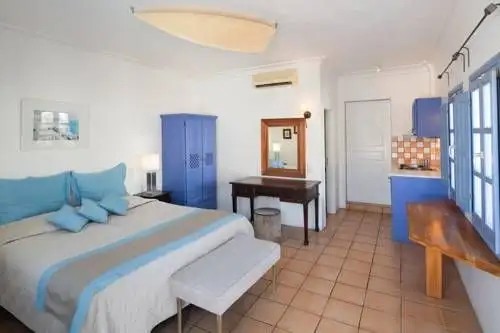 MELTEMI LUXURY SUITES