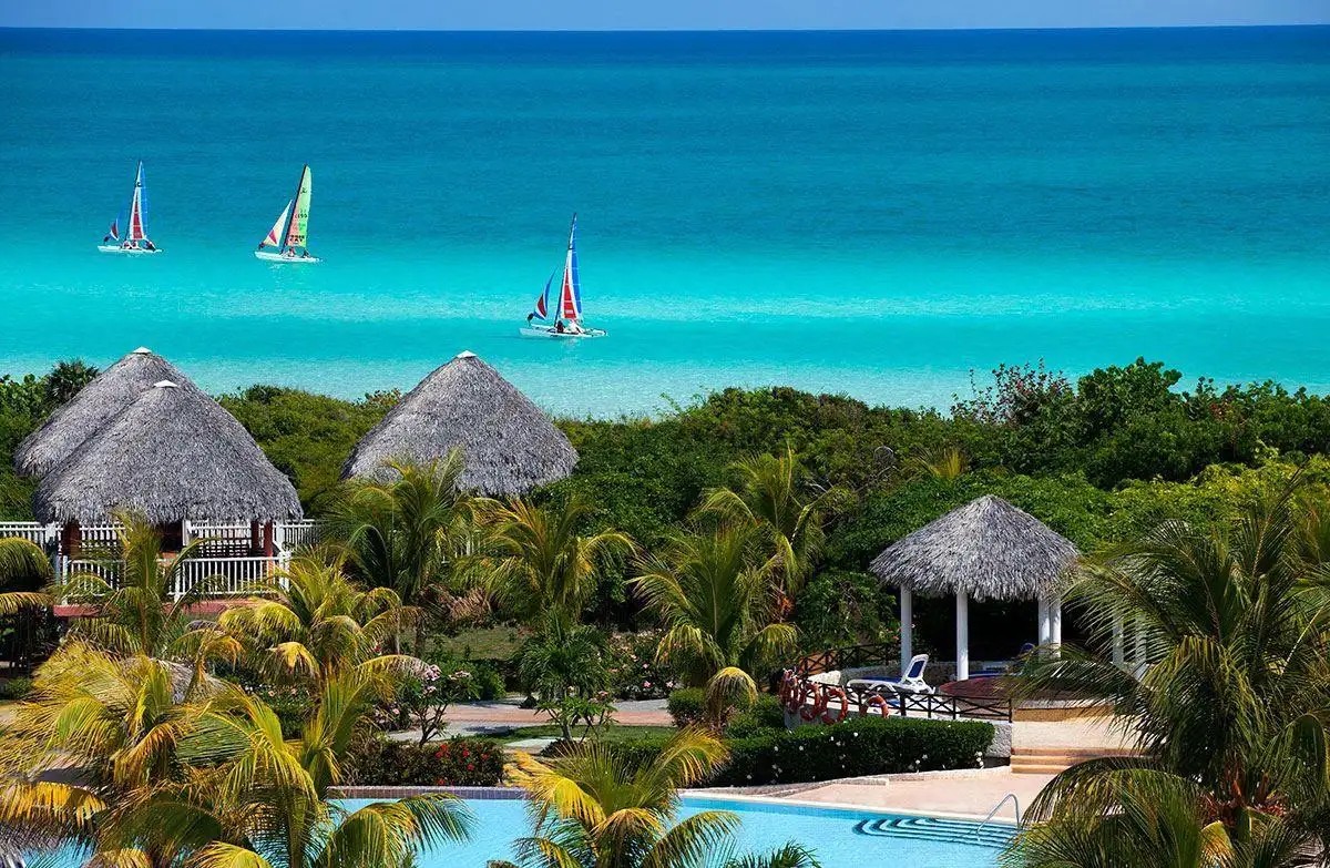 MEMORIES PARAISO BEACH RESORT