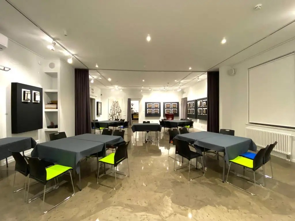 ARTBOX HOTEL