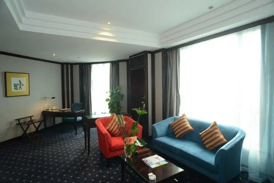 THE BUND HOTEL