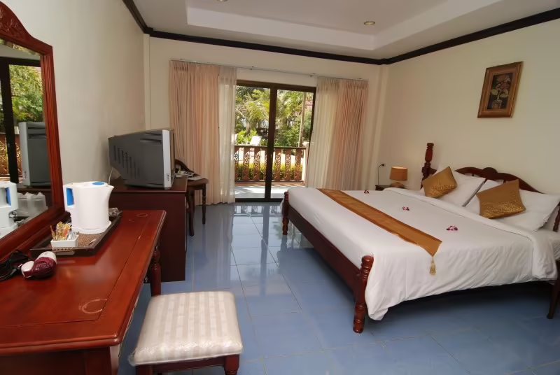 LANTA SEAFRONT RESORT